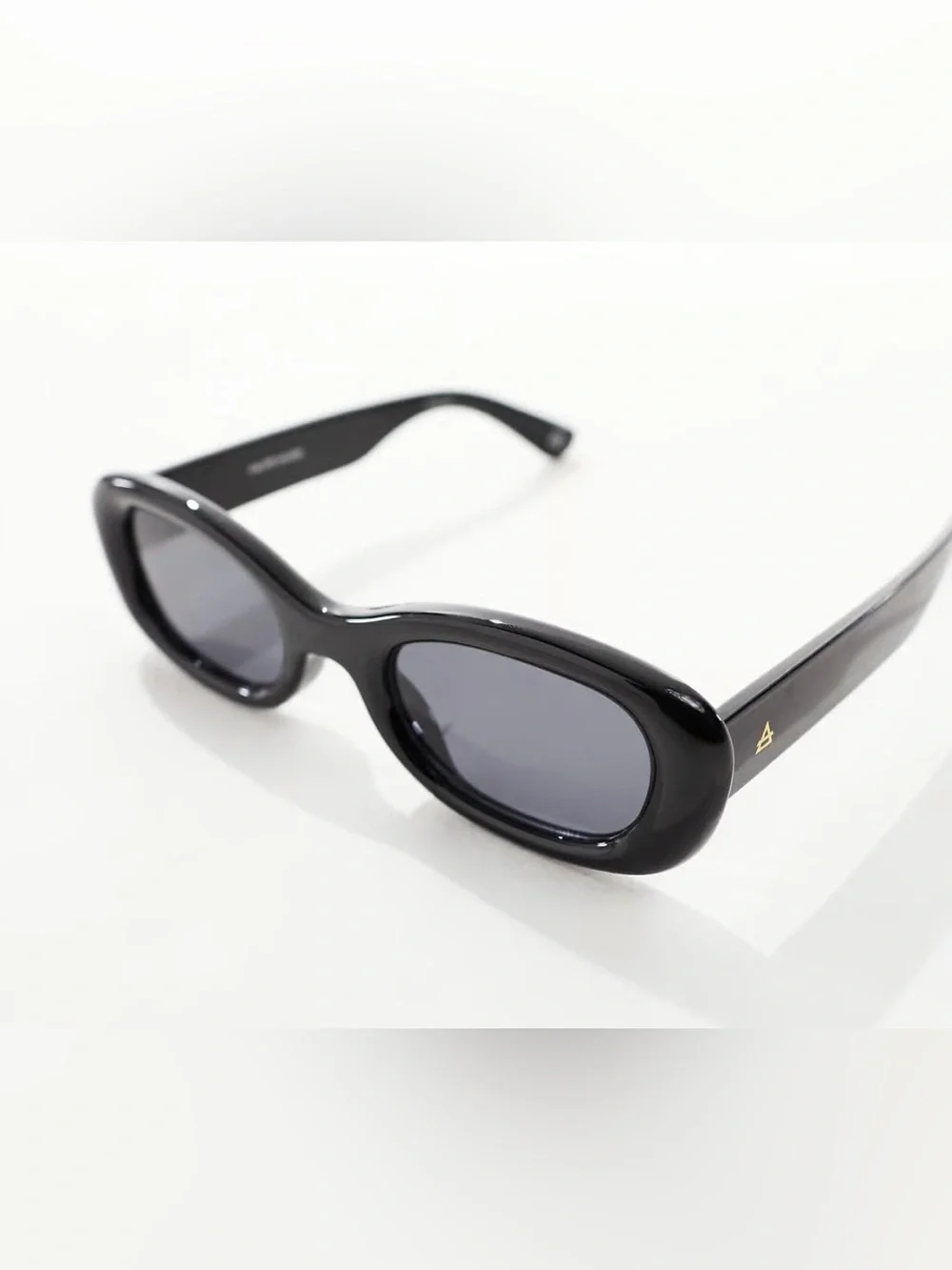 Aire calisto Black Oval Sunglasses - Classic UV Protection